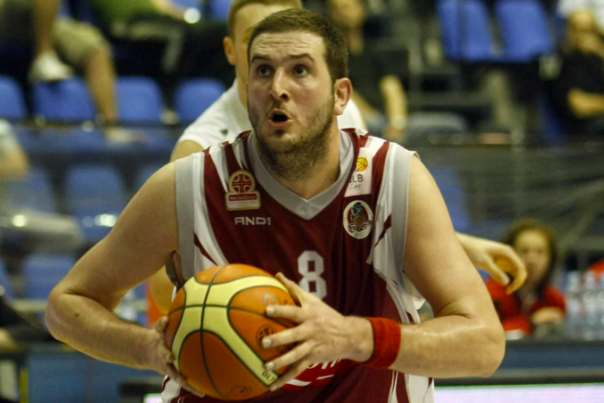 Uhapšen bivši srpski košarkaš – napao taksistu i optužen za krađu