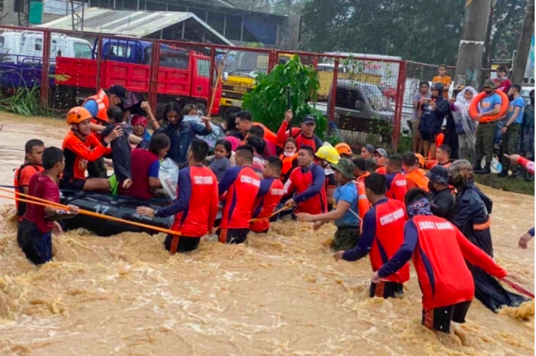 Više od 100 ljudi poginulo u razornoj oluji Rai na Filipinima