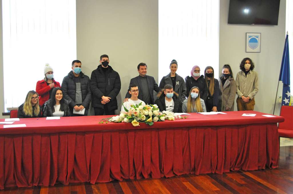 Grad Mostar za stipendiranje studenata ove godine izdvaja 357.000 maraka