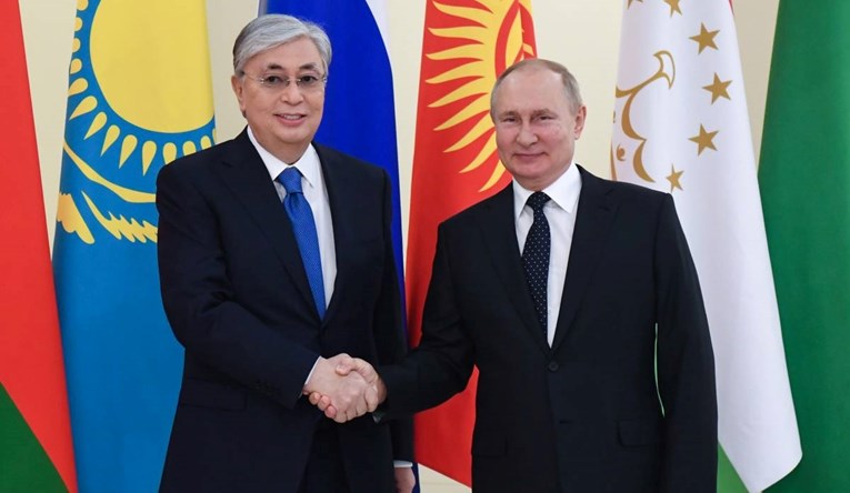 Rusija predsjedniku Kazahstana kao pomoć šalje padobrance