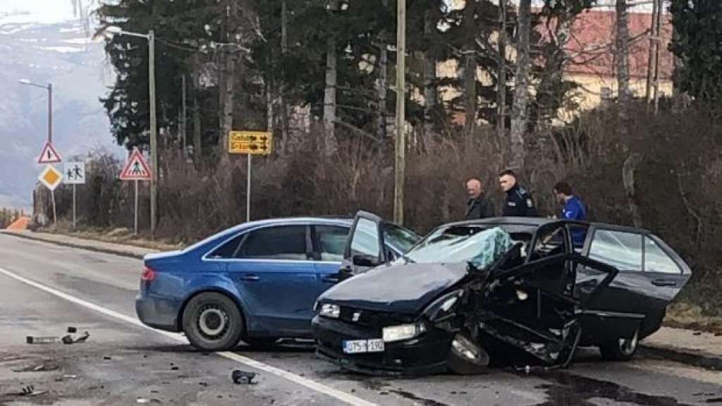 U prometnoj nesreći kod Livna ozlijeđeno više osoba