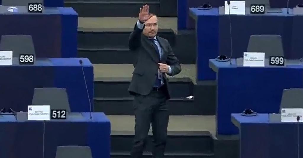 EVROPSKI PARLAMENT: Bugarski zastupnik salutirao nacističkim pozdravom!