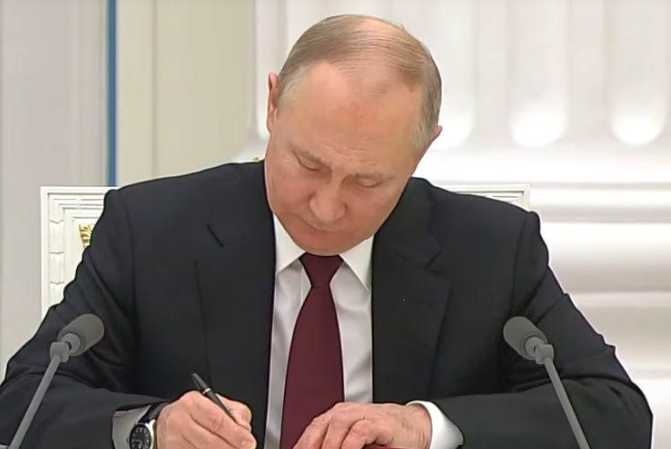 Putin priznao odmetnute ukrajinske regije Donjeck i Lugansk
