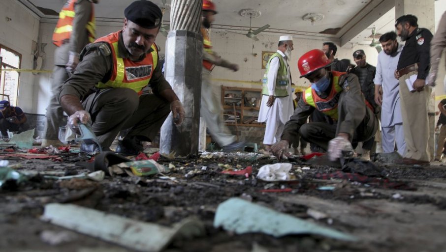 Eksplozija u džamiji u Pakistanu, 30 osoba poginulo