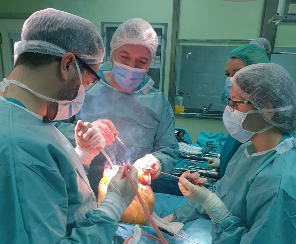 Ortopedi Opće bolnice 'Prim. dr. Abdulah Nakaš' ponovo rade operacije ugradnje vještačkog koljena