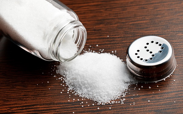 Znate li što će se sve dogoditi vašem organizmu ako u potpunosti izbacite sol iz prehrane?