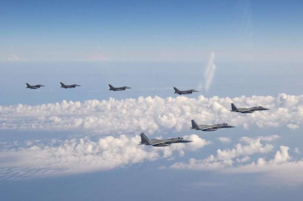 Kina vrbuje bivše britanske pilote da obučavaju njenu vojsku za velike svote novca