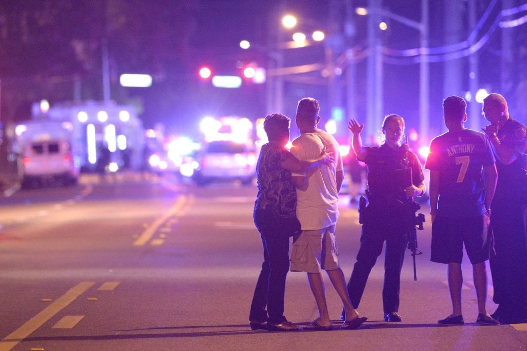 Masovna pucnjava u gej klubu u SAD. Petero ljudi ubijeno, 18 ozlijeđeno