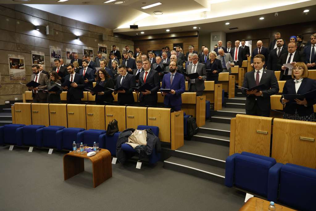Poslanici novog saziva Predstavničkog doma Parlamenta FBiH položili zakletvu