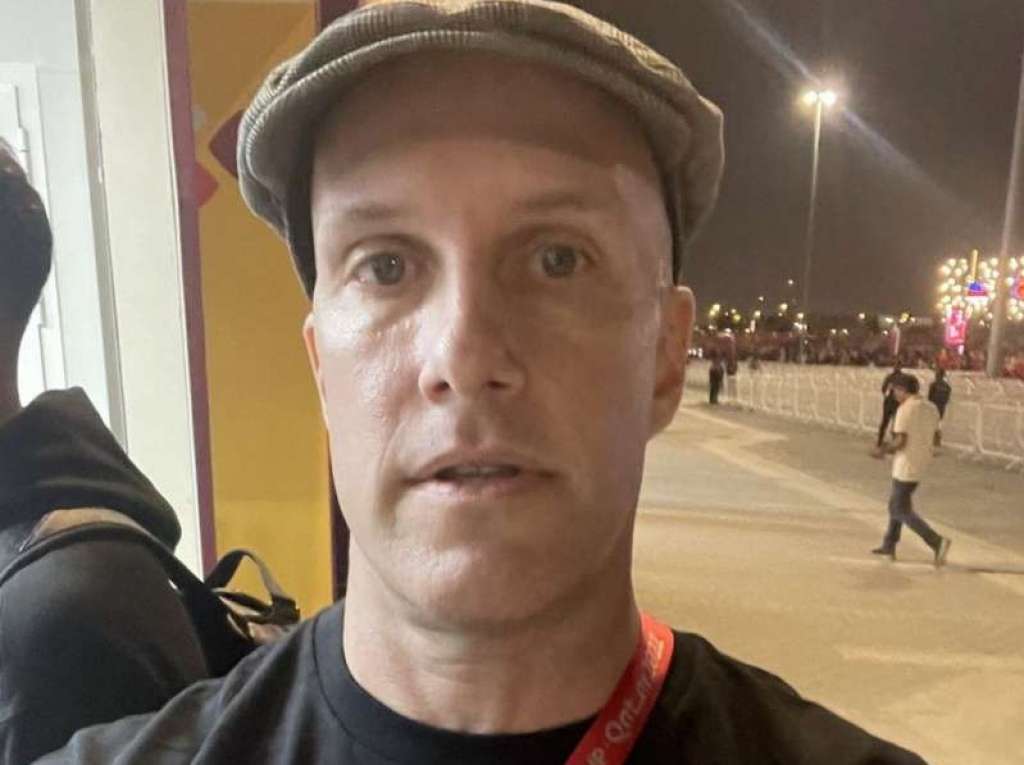 Američki sportski novinar preminuo u Kataru. Brat tvrdi da je ubijen!