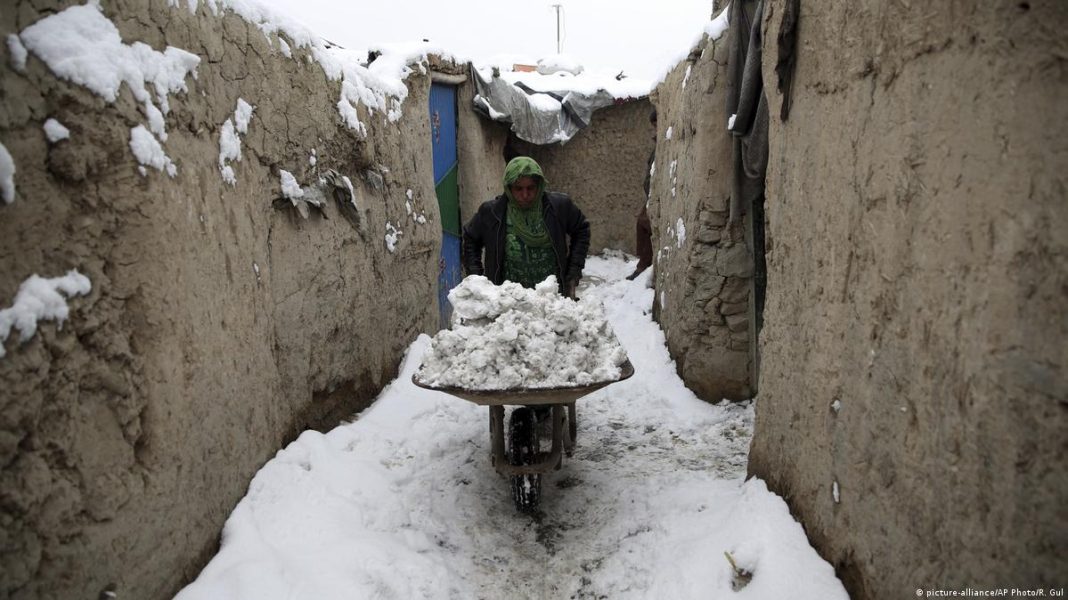 Preko stotinu umrlih zbog niskih temperatura u Afganistanu, Japan i obje Koreje izdali upozorenja građanima