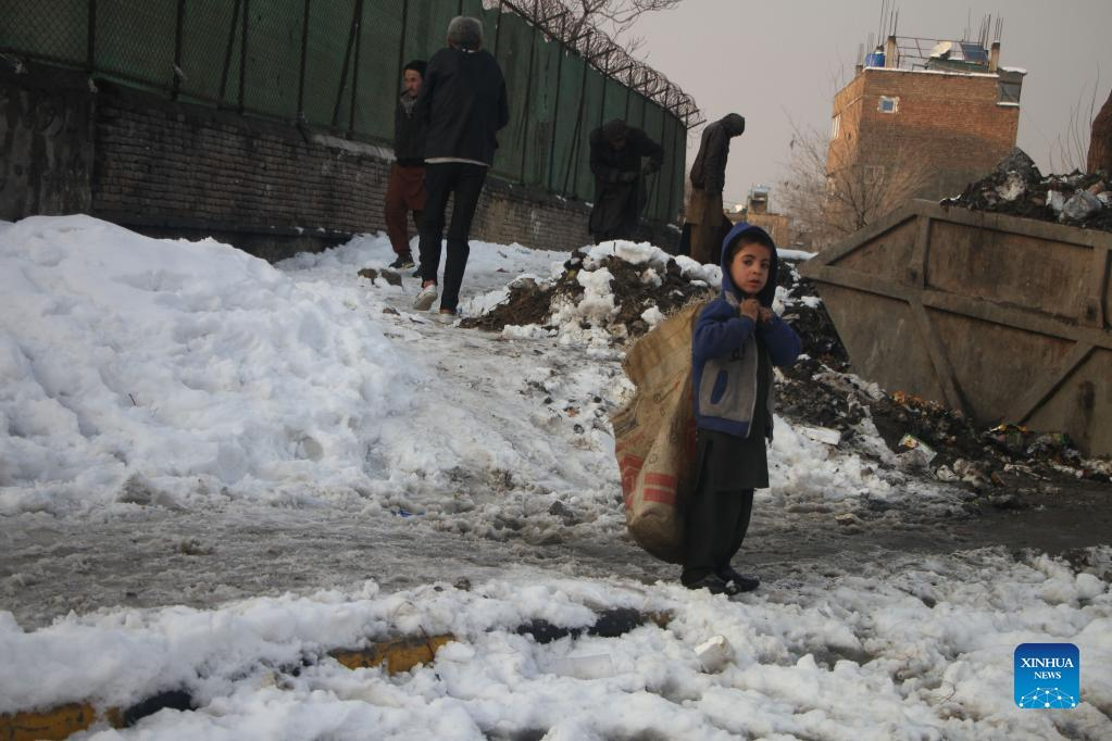Preko stotinu umrlih zbog niskih temperatura u Afganistanu, Japan i obje Koreje izdali upozorenja građanima
