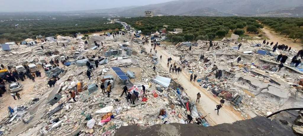 Broj poginulih u zemljotresu premašio 30.000, UN upozorava na izostanak pomoći Siriji