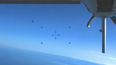 Pentagon objavio video rušenja drona iznad Crnog mora (VIDEO)
