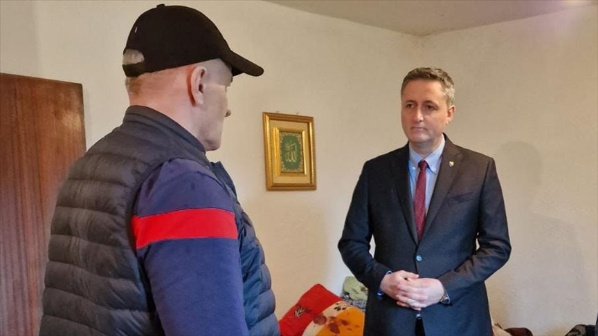 Bećirović razgovarao sa povratnicima i porodicom napadnutog bračnog para u naselju Omeragići kod Višegrada