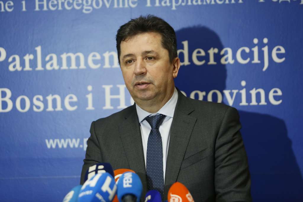 Zaimović: Schmidtova odluka bi za bošnjački narod značio aparthejd