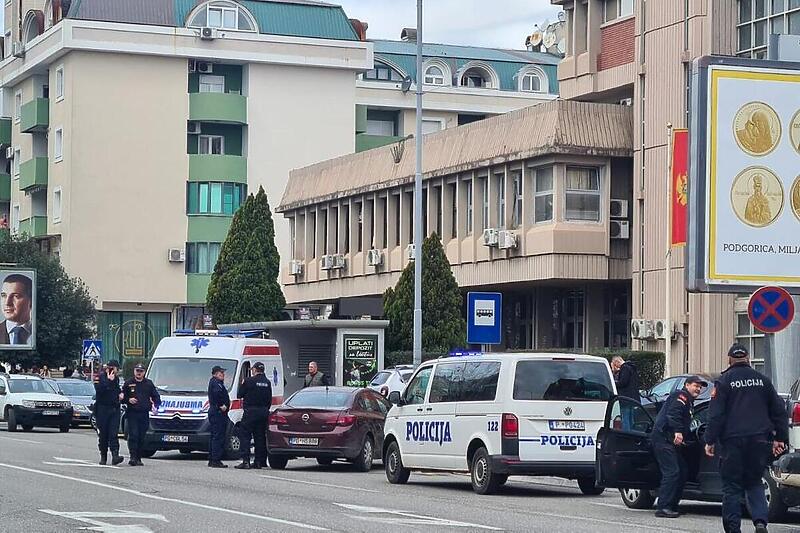 Eksplodirala bomba u sudu u Podgorici, jedna osoba poginula