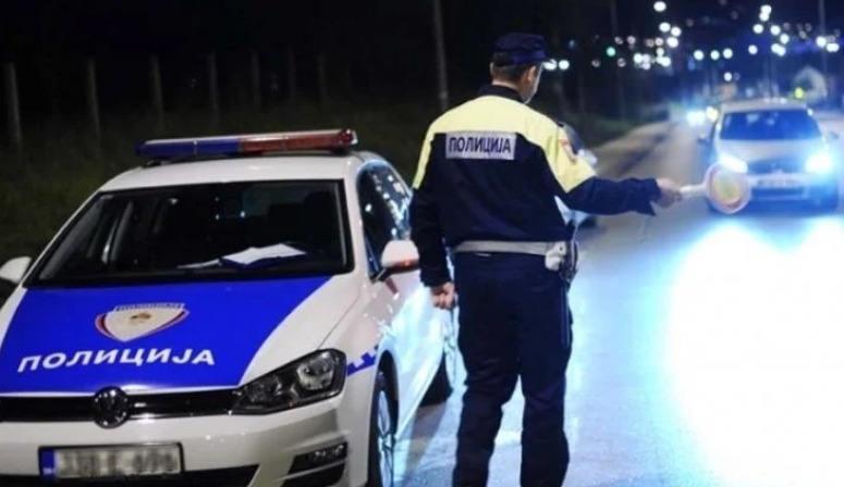 Hapšenje u Bijeljini: Muškarac policajcu pregazio nogu