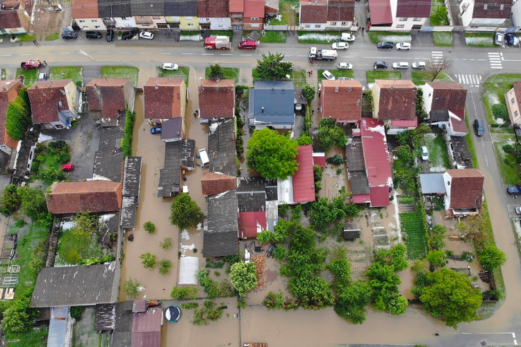 NEVRIJEME U HRVATSKOJ: Poplavljene kuće i dvorišta