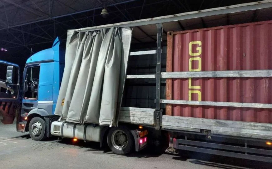 Pronađeno 14 kineskih državljana u kamionu u Bosni i Hercegovini