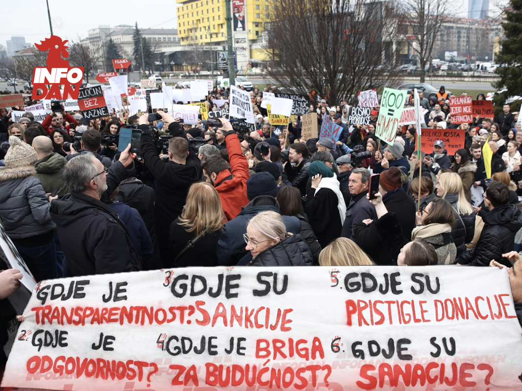PRAVDA ZA JABLANICU: STUDENTI I GRAĐANI DIGLI GLAS ISPRED PARLAMENTA BIH!
